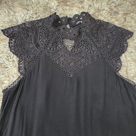Charlotte Russe Crochet Lace Flutter Sleeve Halter Style Mini Dress Black Medium - Picture 3 of 9